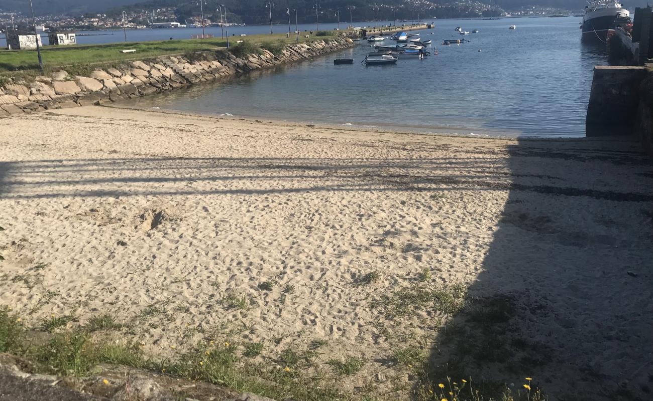 Photo of Praia de Rios de Dentro with bright sand surface