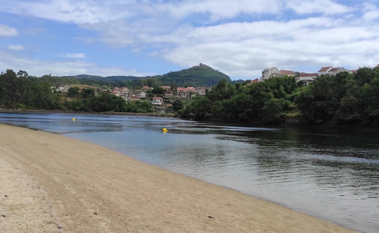 Photo of Praia da Xunqueira with bright sand surface