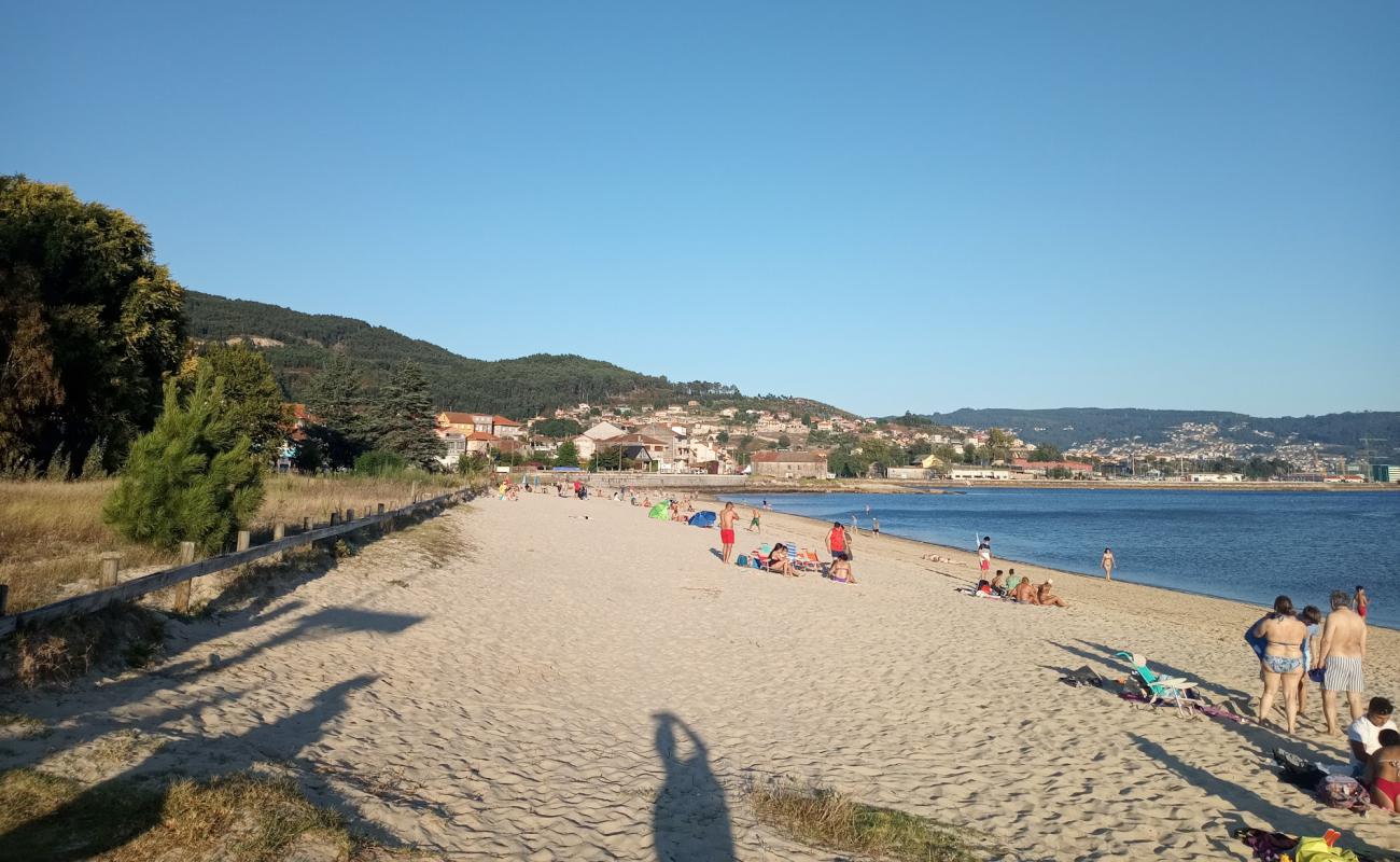 Photo of Praia de Meira with bright sand surface