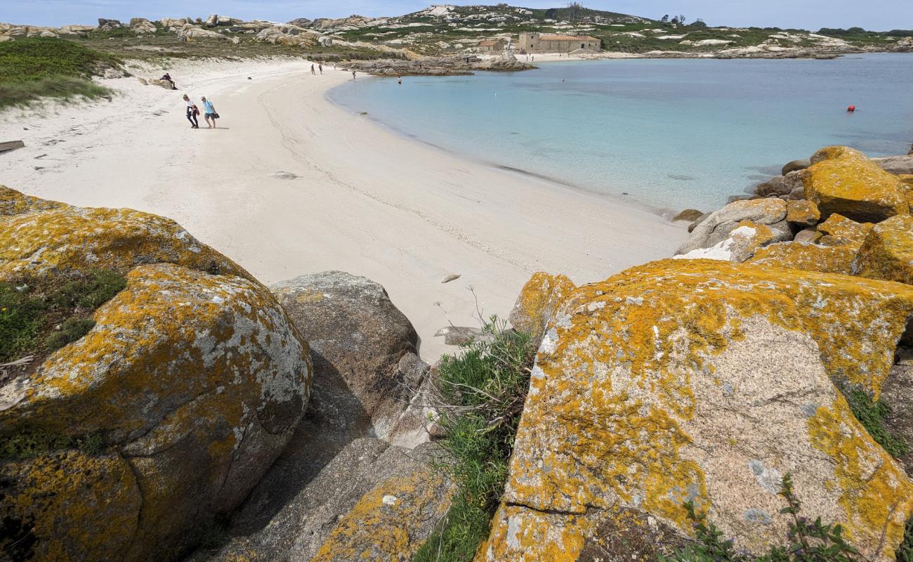 Photo of Praia do Castelo Ou do Almacen with bright sand surface