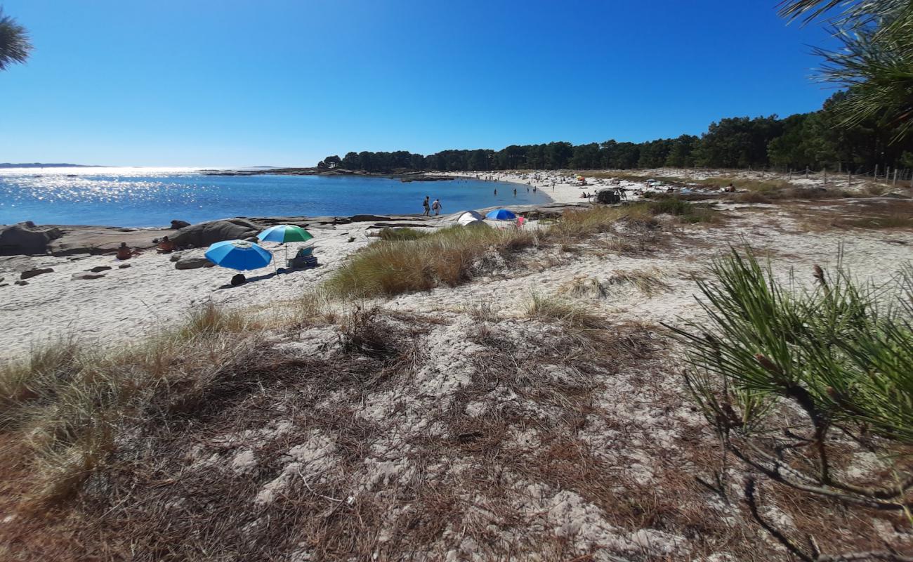 Photo of Playa de A Lameira with bright sand surface