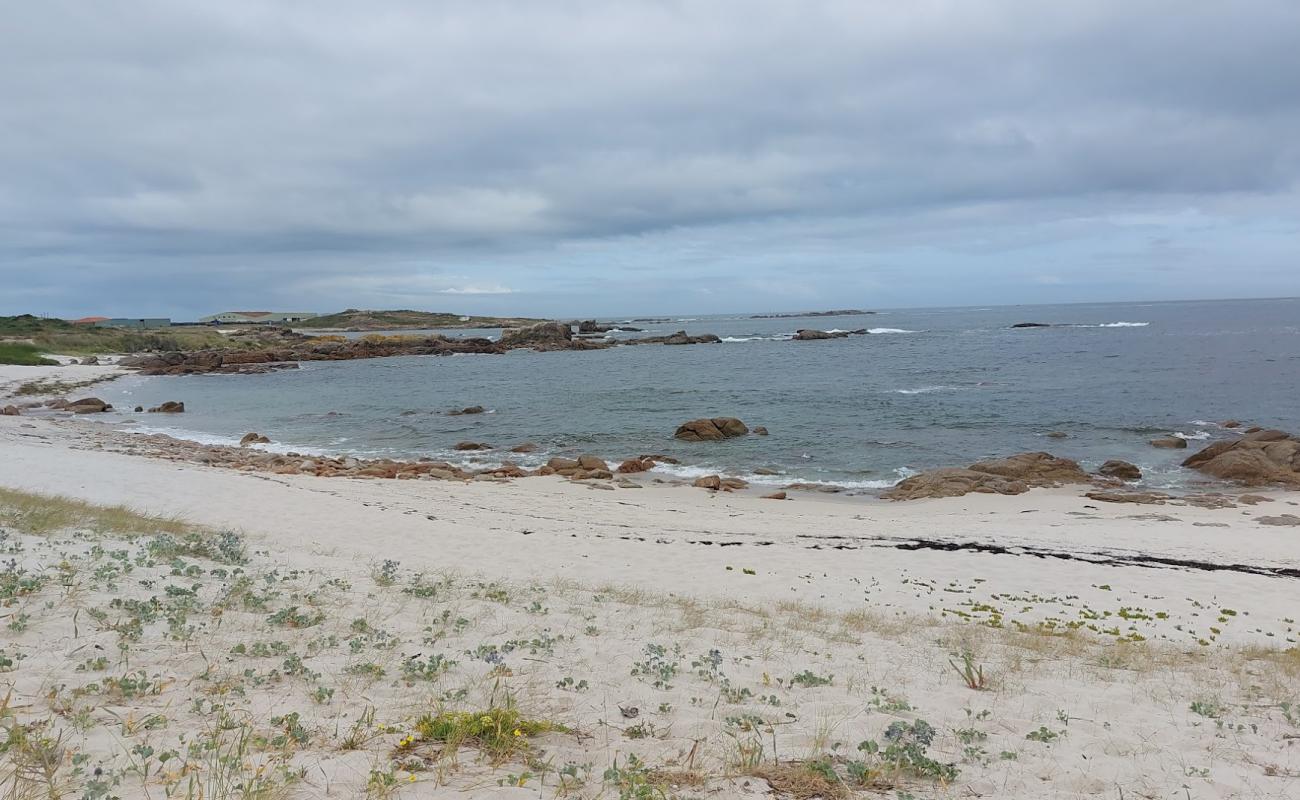 Photo of Praia Ardeleiro with bright sand surface