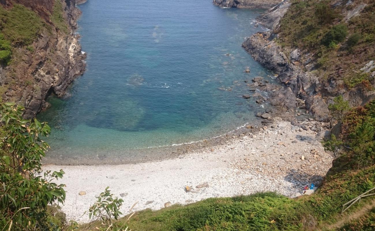 Photo of Playa de Monellos with rocks cover surface