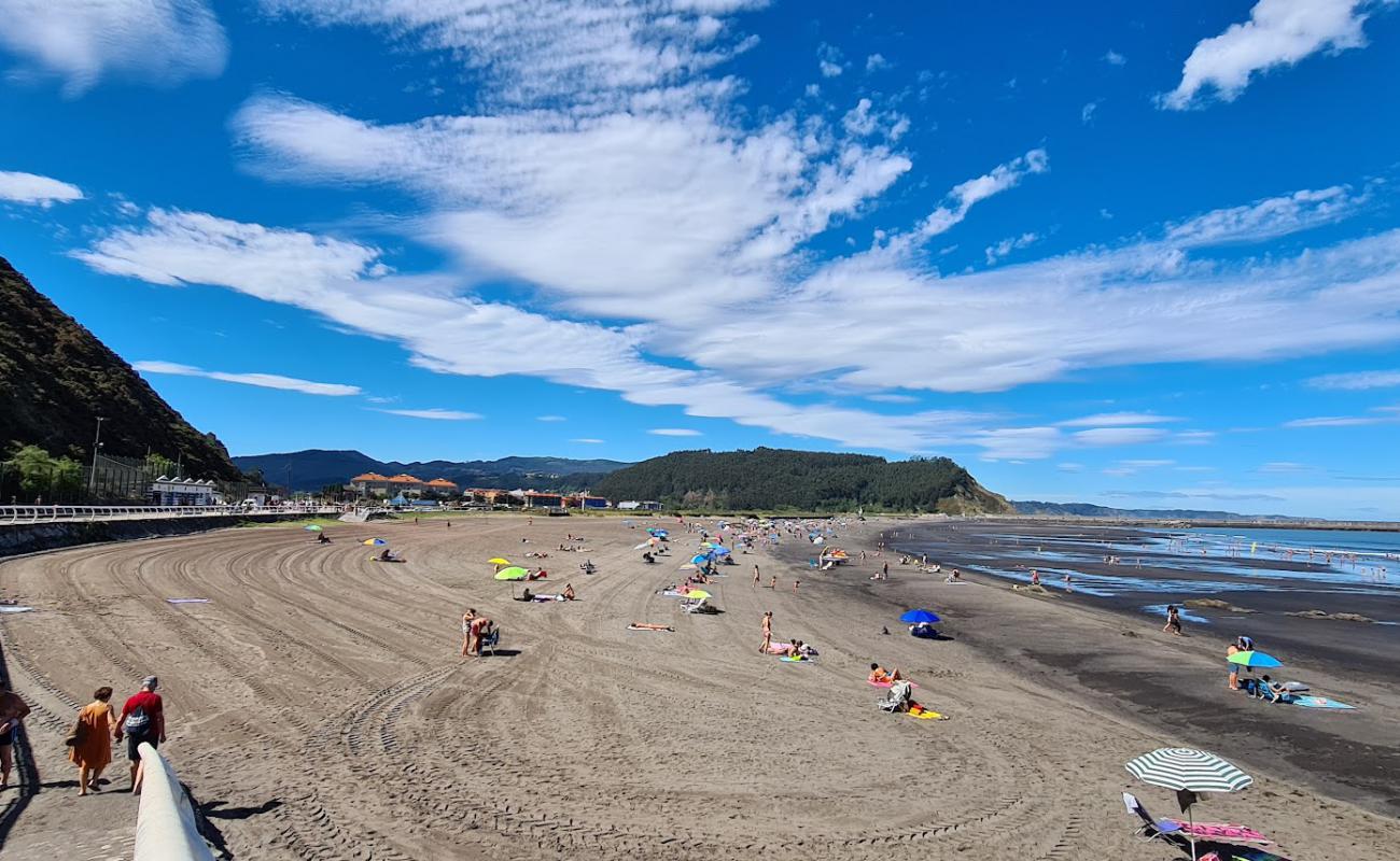 Photo of Playa de los Quebrantos with gray sand surface