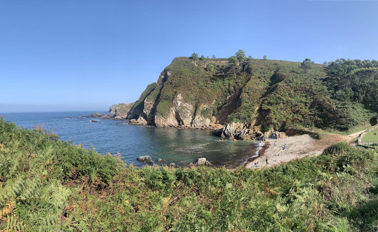 Photo of Playa de Moniello with rocks cover surface