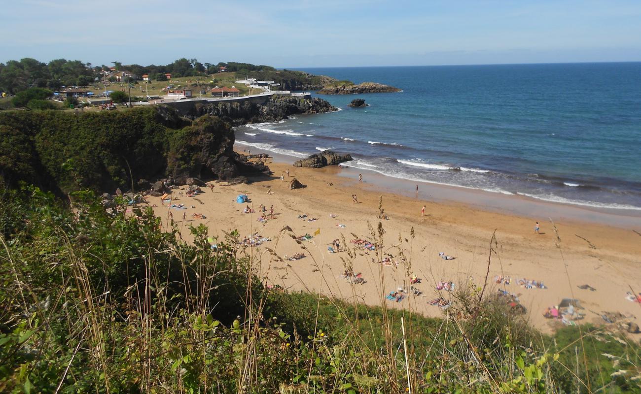 Photo of Playa de El Tranqueru with bright sand surface