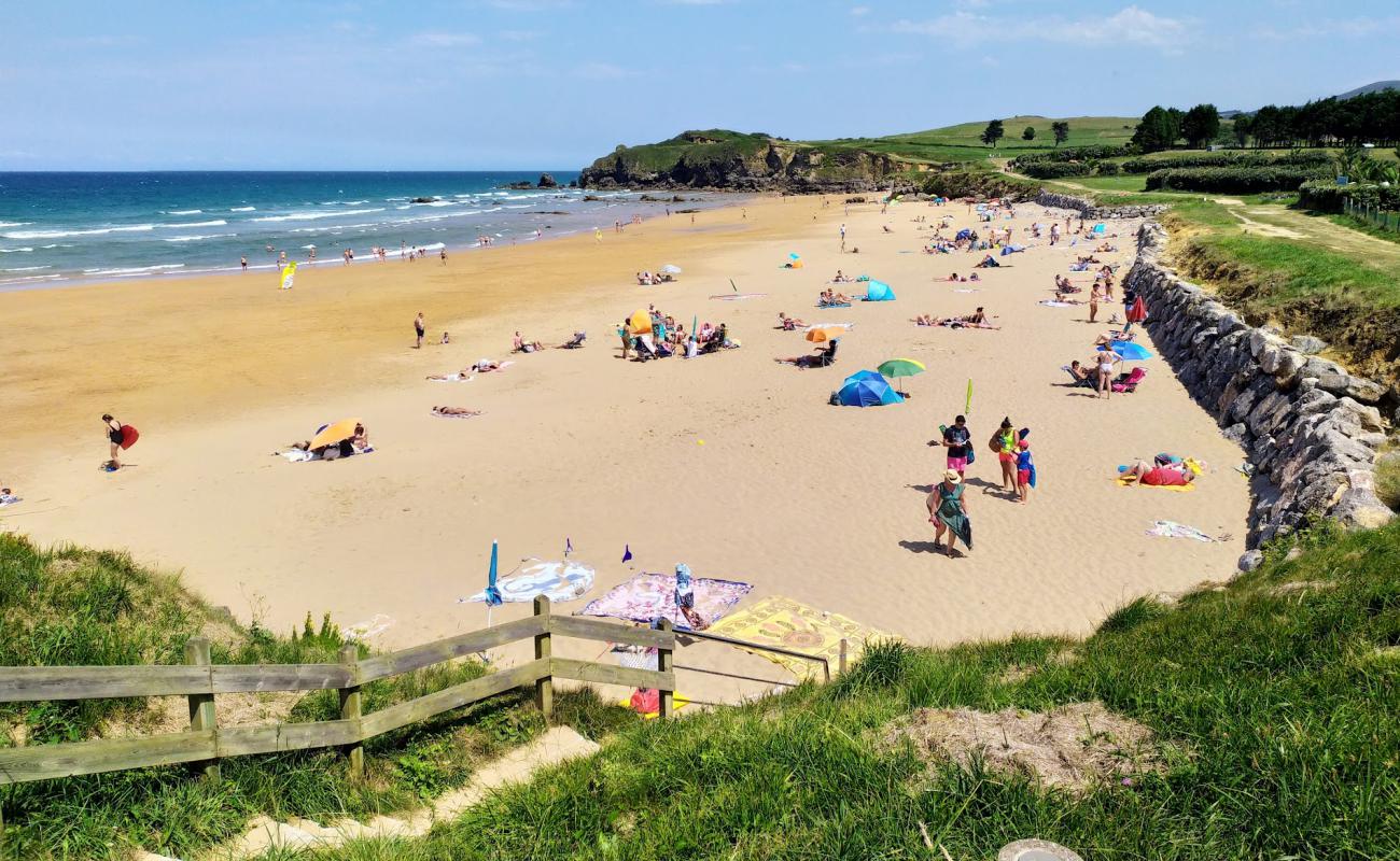 Photo of Playa de El Barrigon with bright sand surface