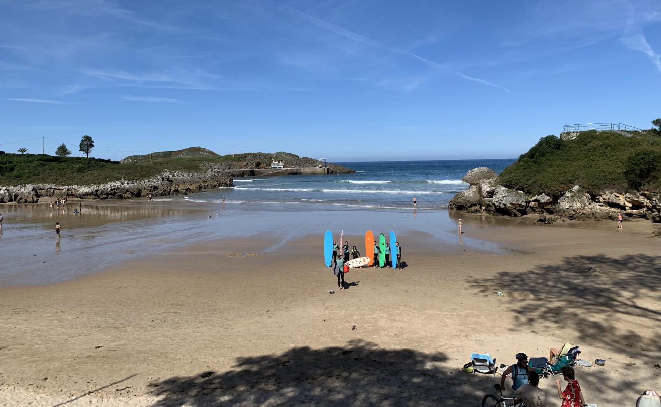 Photo of Playa de las Camaras with bright sand surface