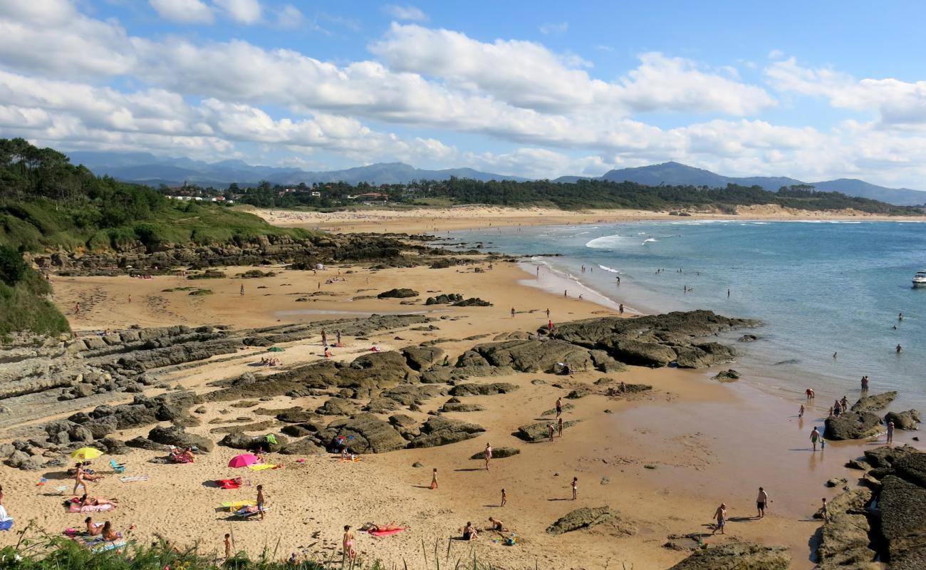 Photo of Playa Los Tranquilos with bright sand surface