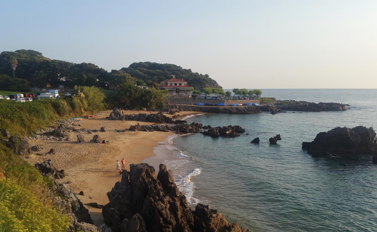 Photo of Playa de Quejo with bright sand surface