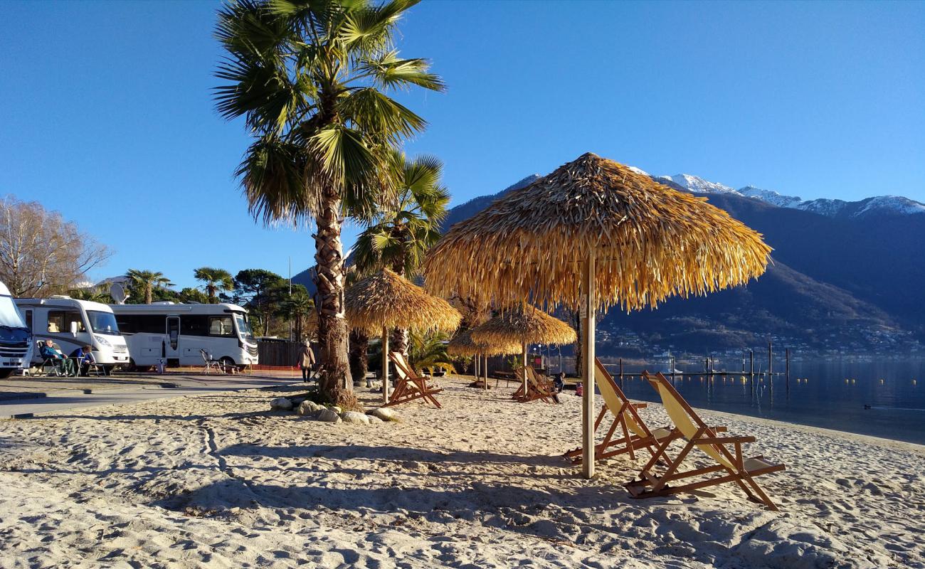 Photo of Caravan Camping Miralago with bright sand surface