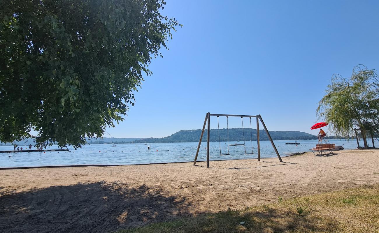 Photo of Plage de La Neuveville with bright sand surface