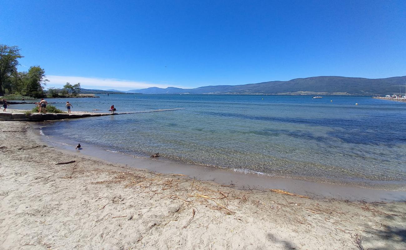 Photo of Plage de Cheyres with bright sand surface