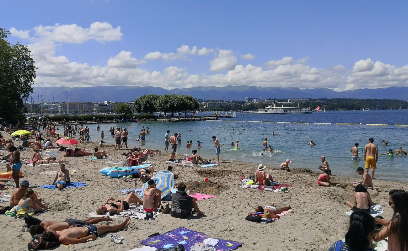 Photo of Baby-Plage des Eaux-Vives with bright sand surface