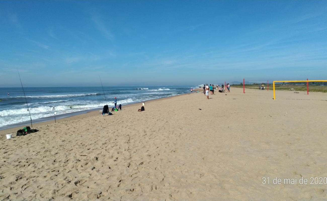 Photo of Barra do Itapocu Beach with bright sand surface