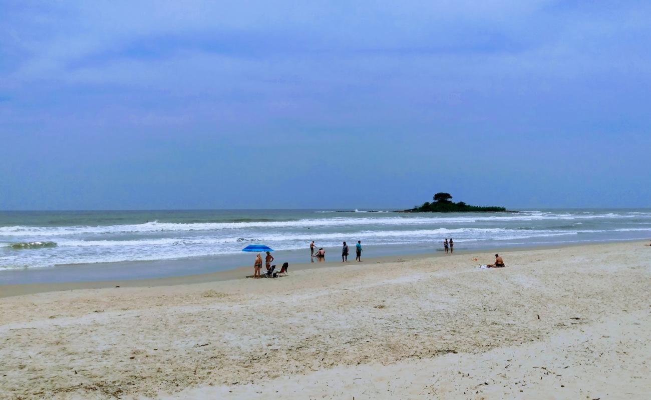 Photo of Barra do Sai Beach with bright sand surface