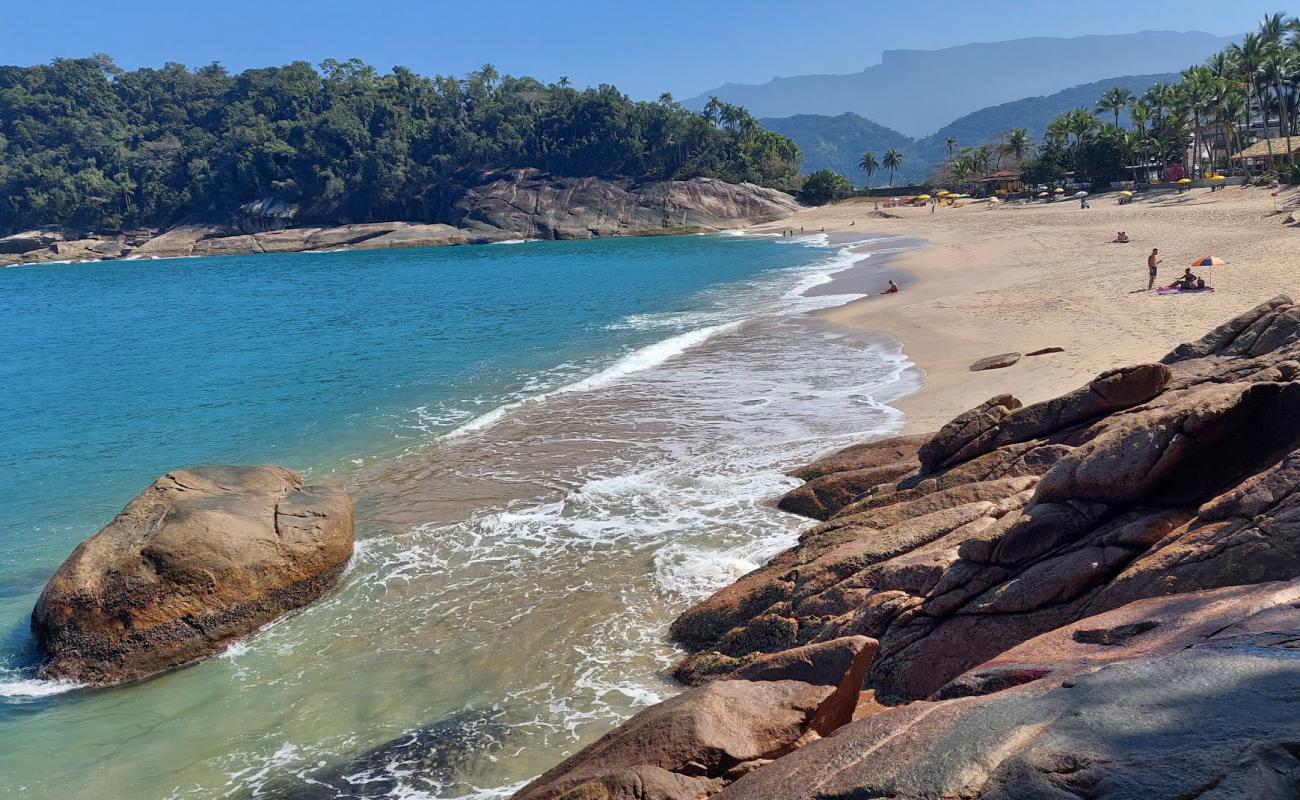 Photo of Gruta Que Chora Beach with bright fine sand surface