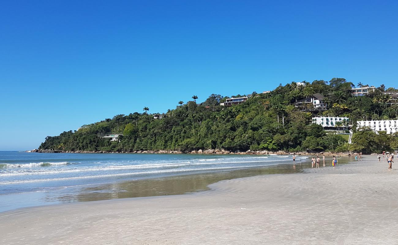 Photo of Toninhas Beach with bright fine sand surface