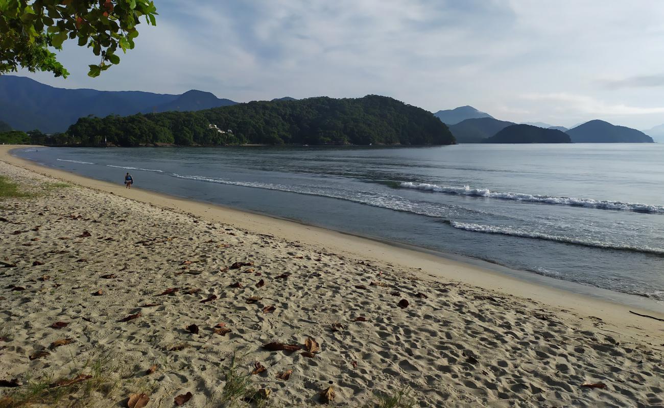 Photo of Iperoig Beach with bright sand surface