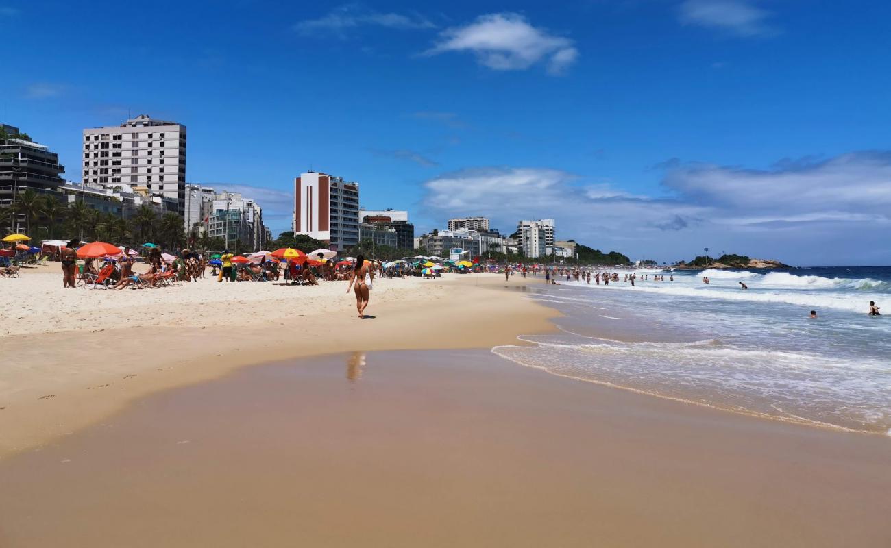 Photo of Ipanema Beach with bright fine sand surface