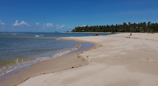 Castelhanos Beach