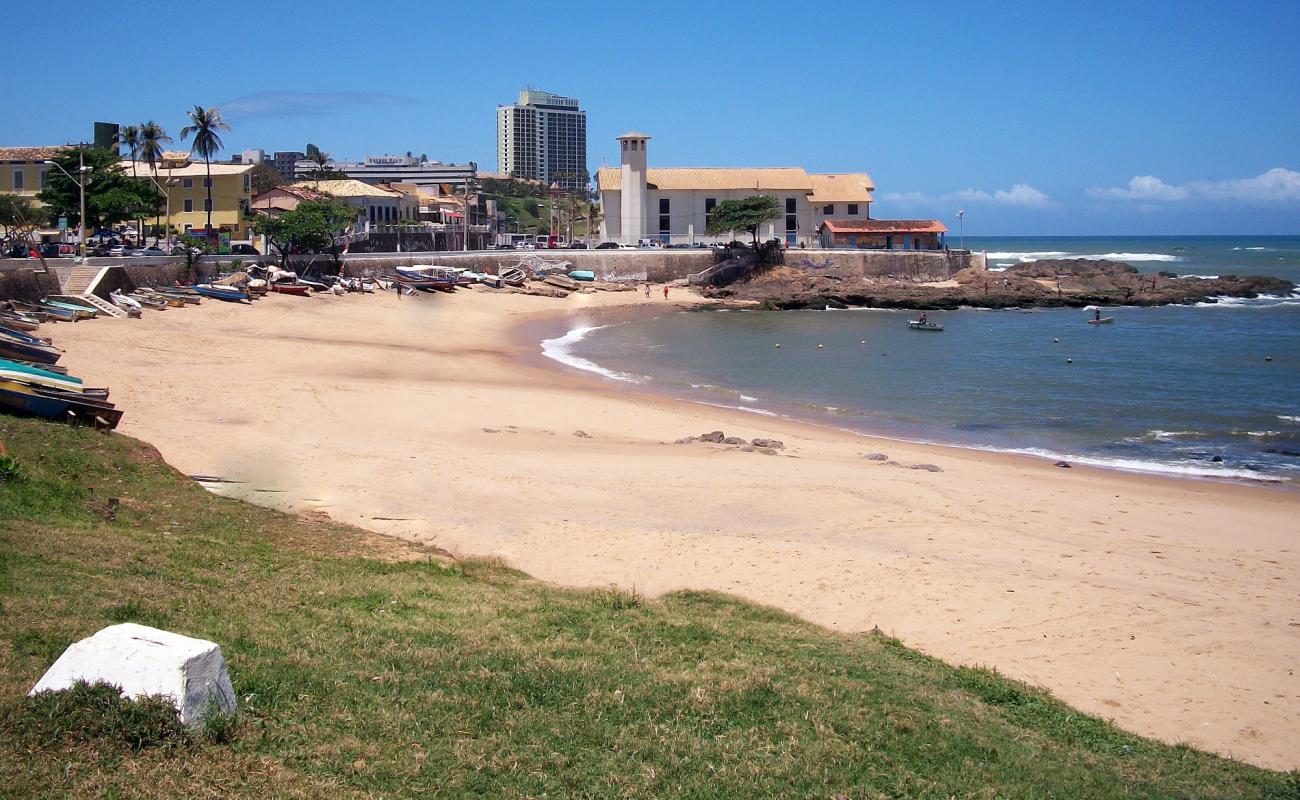 Photo of Rio Vermelho Beach with bright sand surface