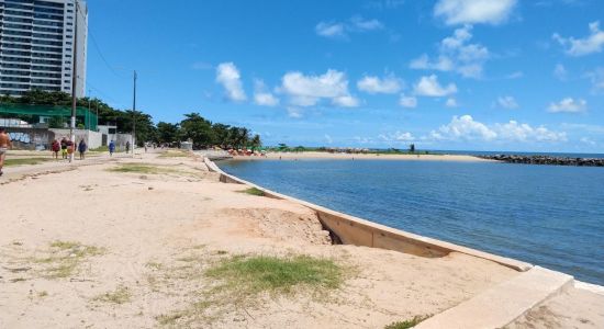 Pau Amarelo Beach