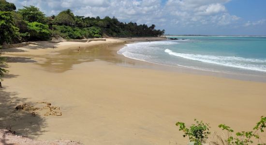 Pedra do Meio Beach