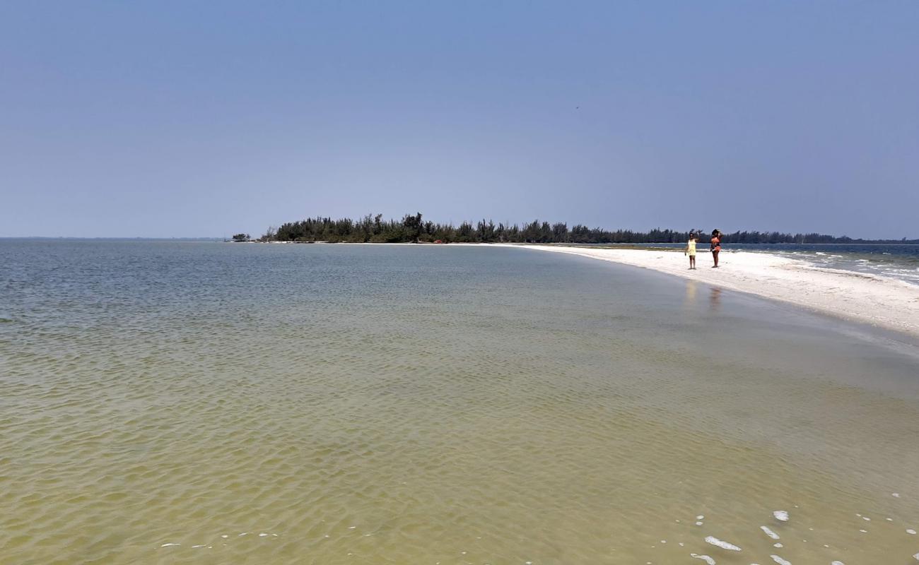 Photo of Praia do Pneu with bright sand surface