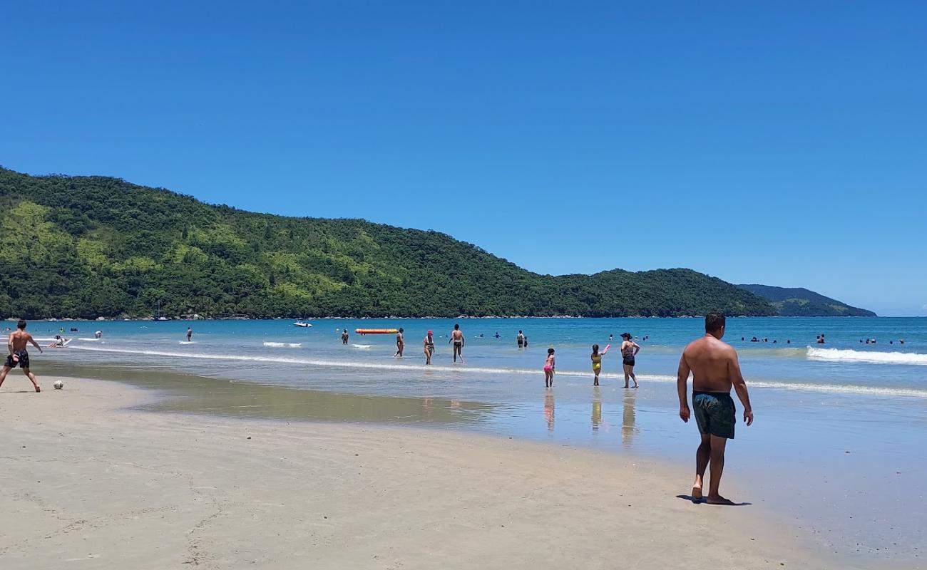 Photo of Enseada Beach with bright fine sand surface