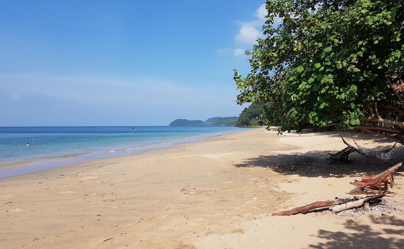 Photo of Ting-rai Beach with bright sand surface