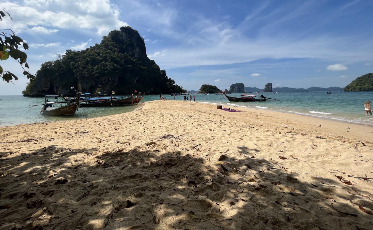 Photo of Rai Island Beach with bright sand surface