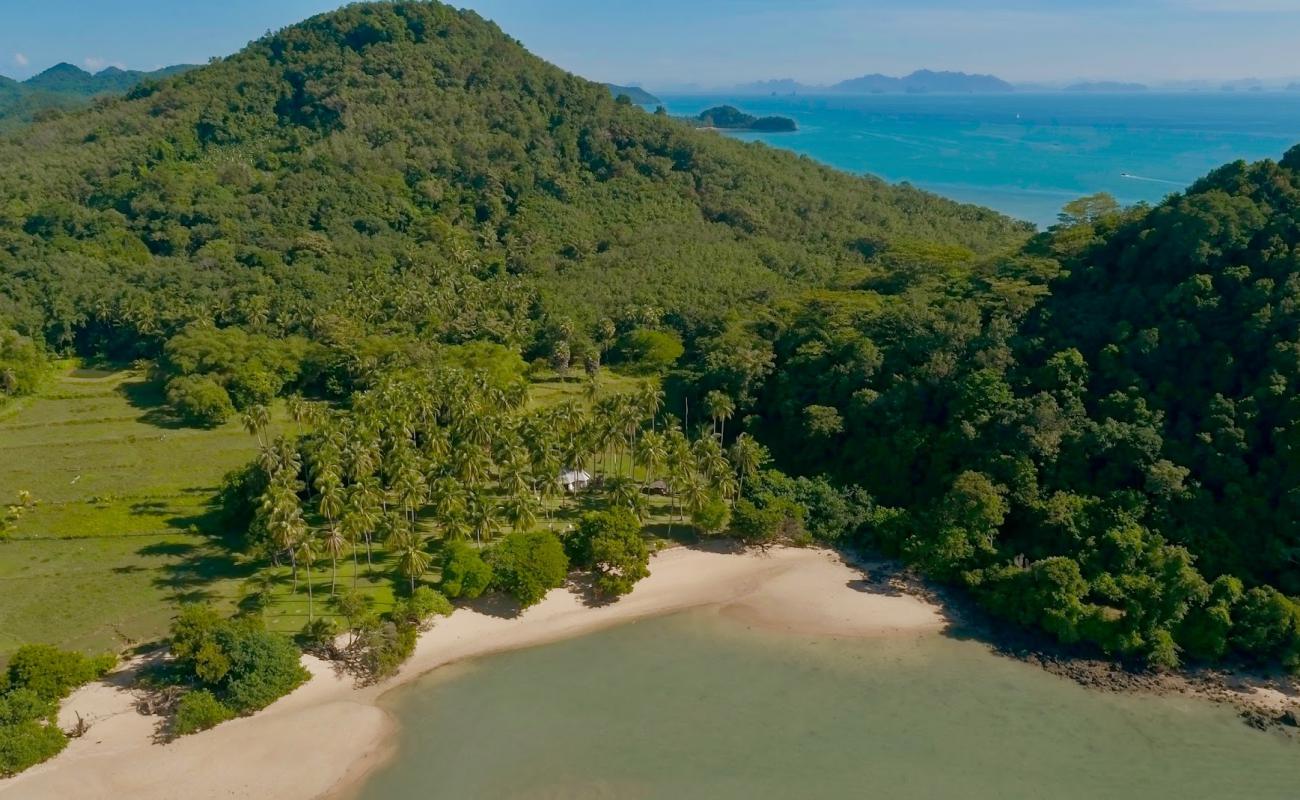 Photo of Ko Yao Noi Beach with bright sand surface