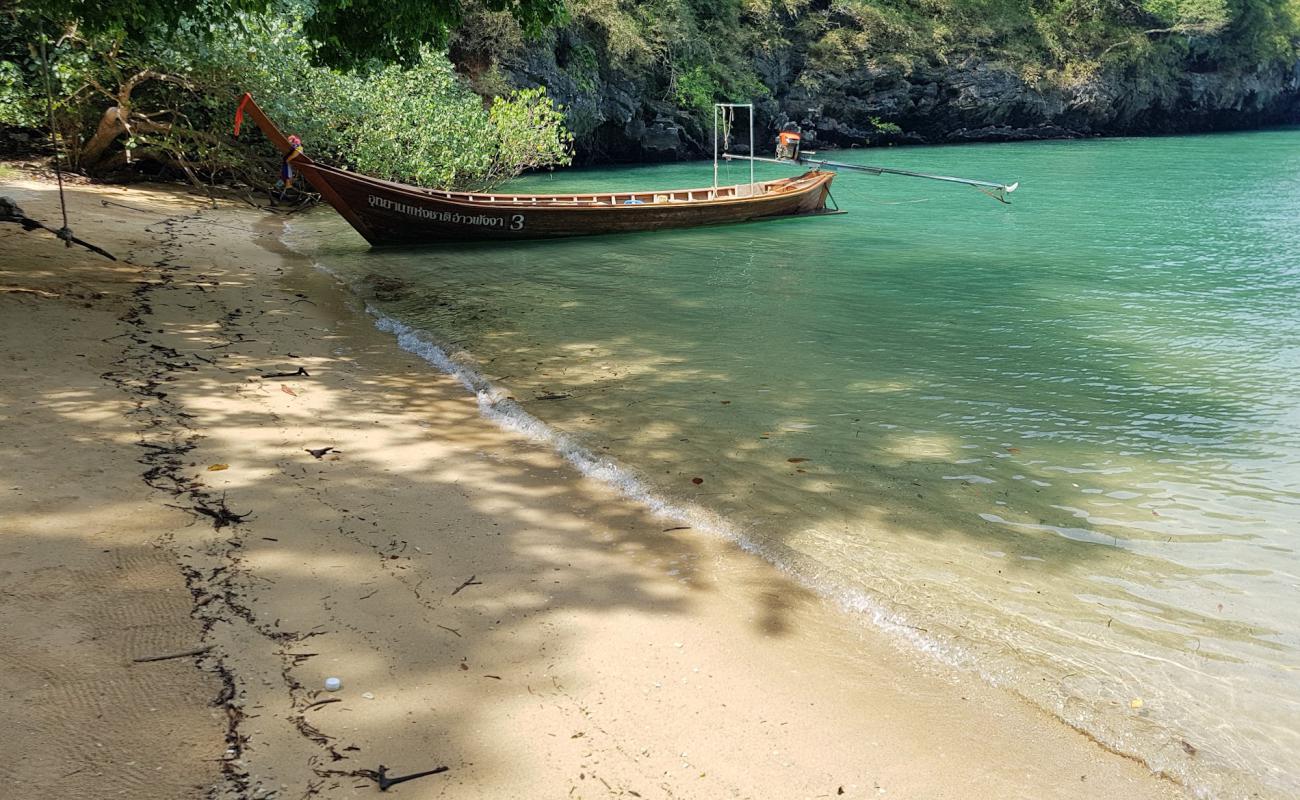 Photo of Kian Bay Beach with bright sand & rocks surface