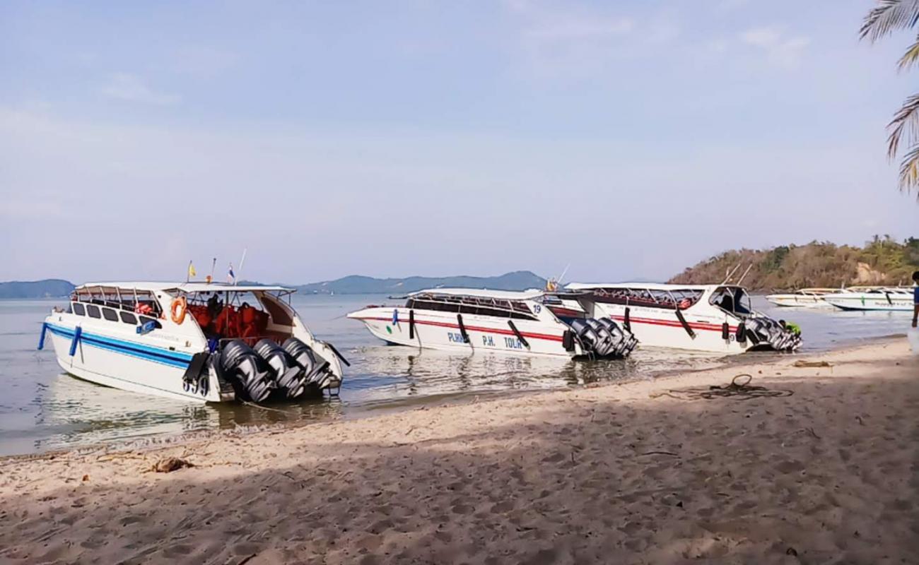 Photo of Yipsi Beach with bright sand surface