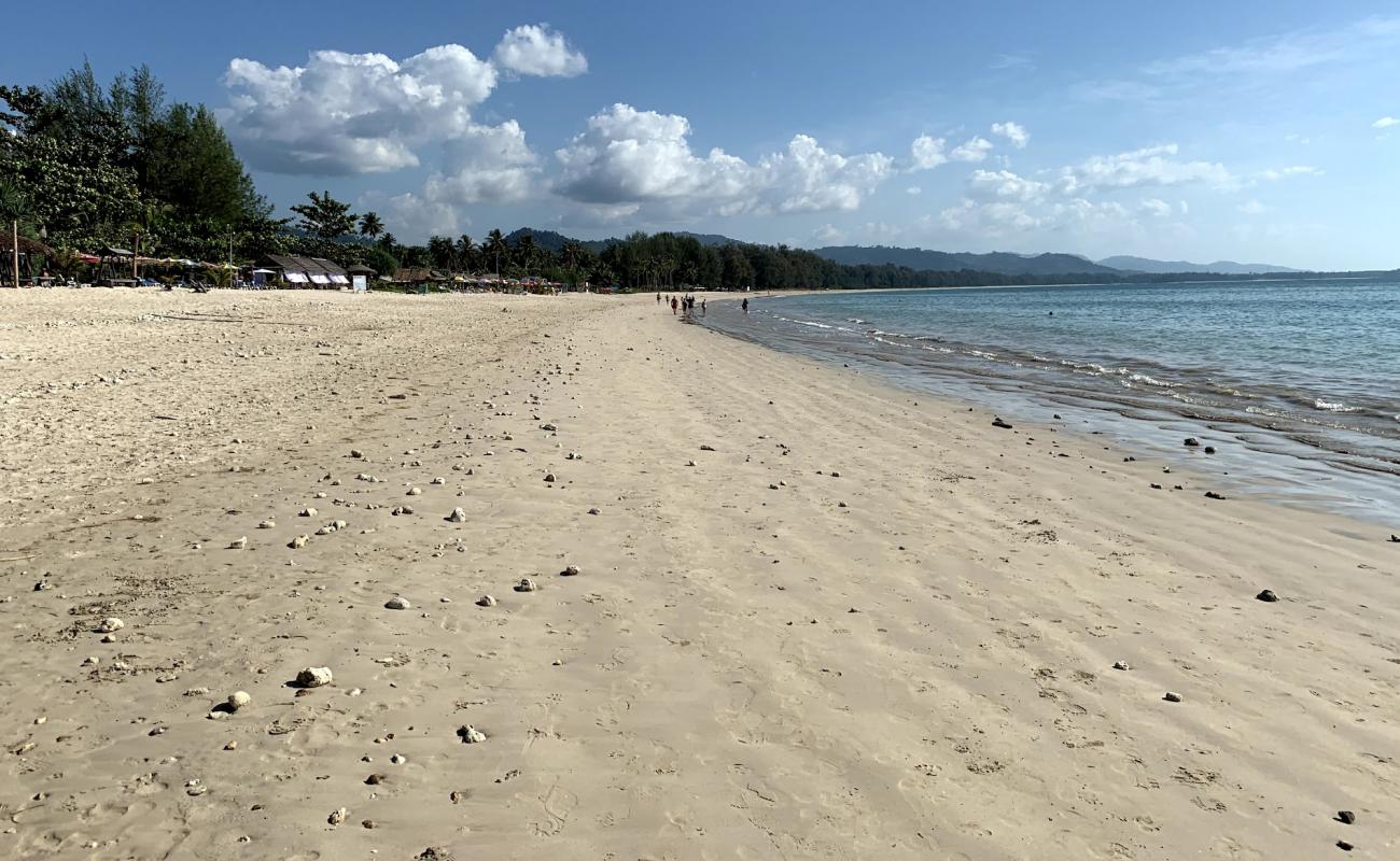 Photo of Hat Thap Tawan Beach with bright sand surface