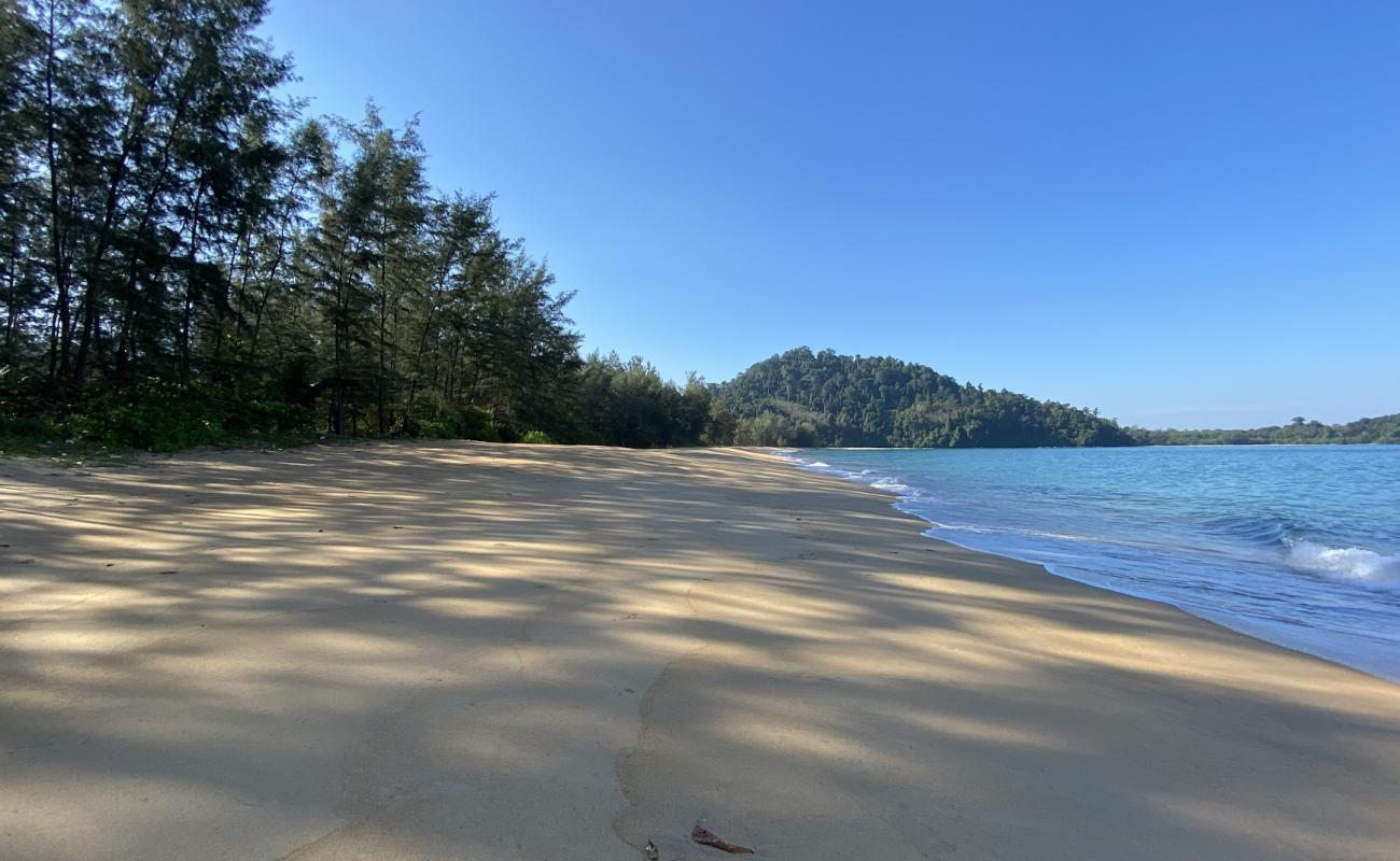 Photo of Ko Ra Beach with bright sand surface