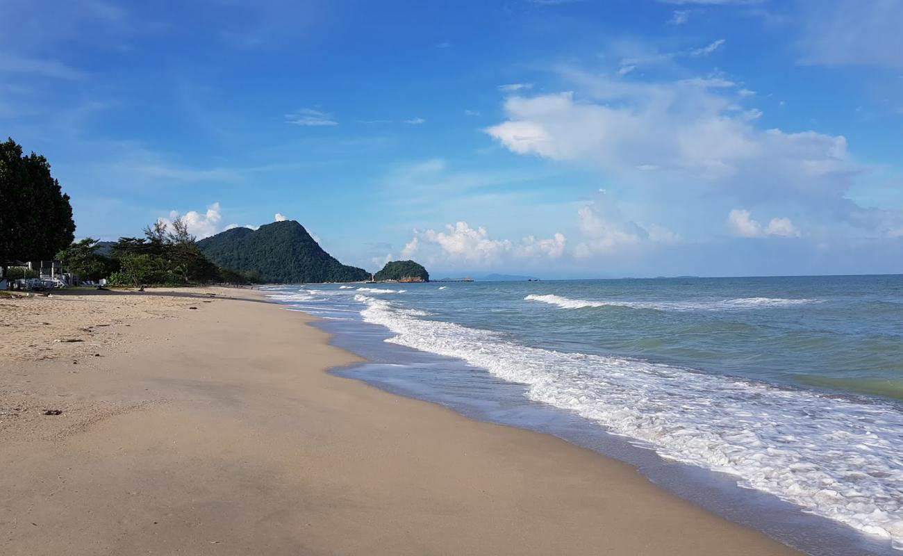 Photo of Khanom Beach with bright sand surface