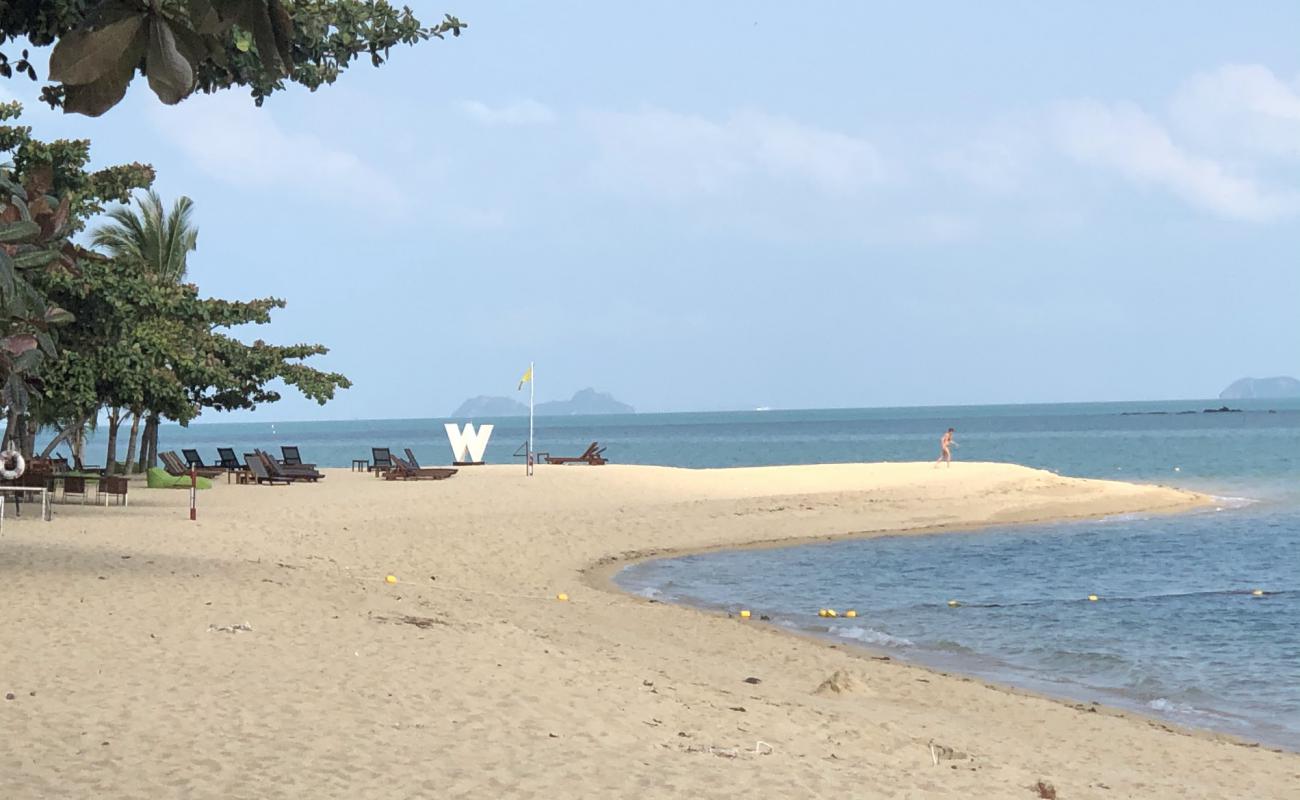 Photo of W Beach with bright sand surface