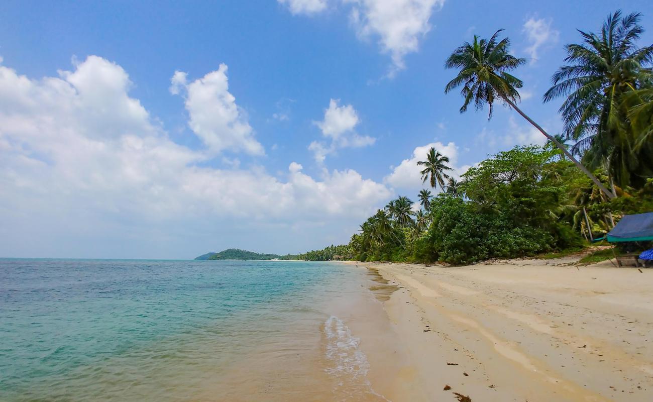 Photo of Baan Leo Beach with bright sand surface