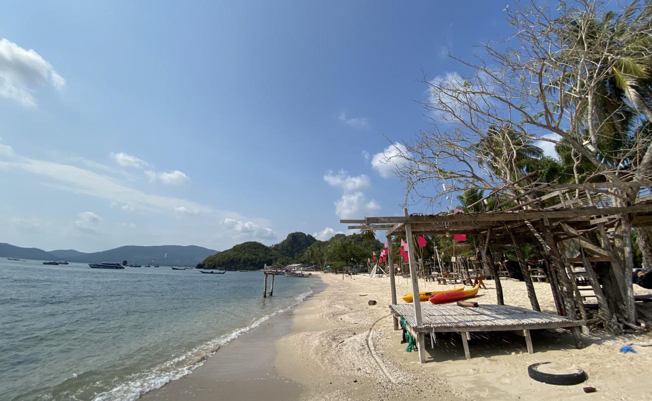 Photo of Pak Khlong Beach with light sand &  pebble surface