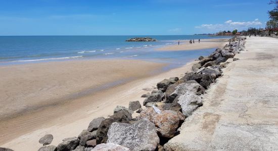 Hat Puek Tian Beach