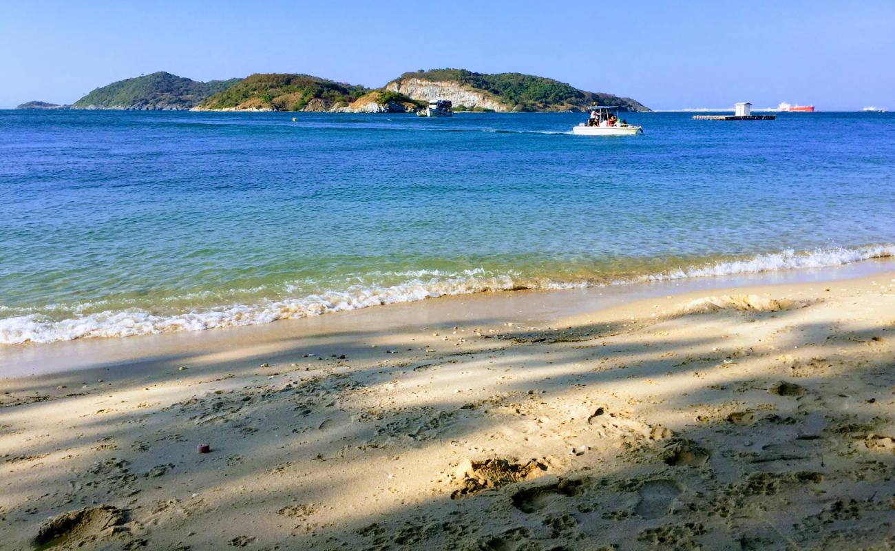 Photo of Kho Kang Kao Beach with light sand &  pebble surface