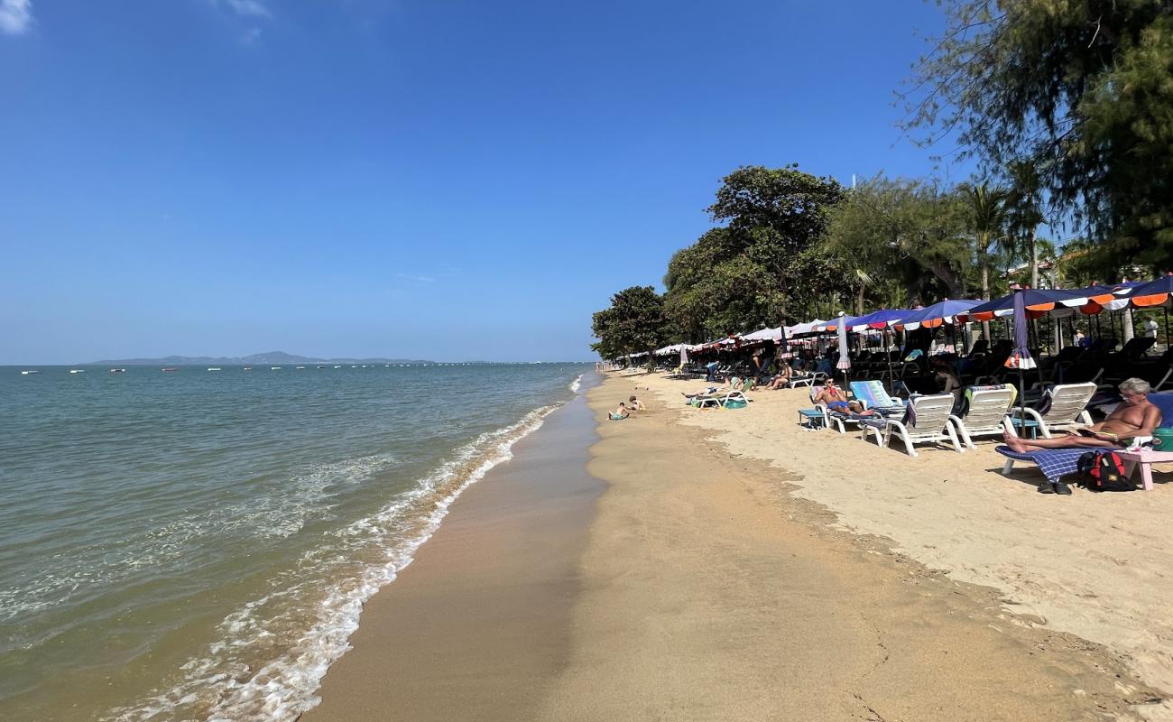 Photo of Dongtan Beach with bright sand surface