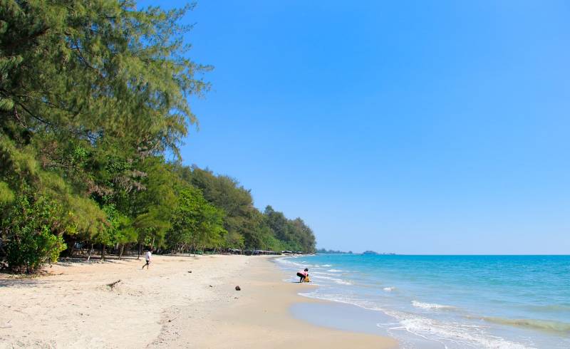 Photo of Hat Suan Son Beach with bright sand surface