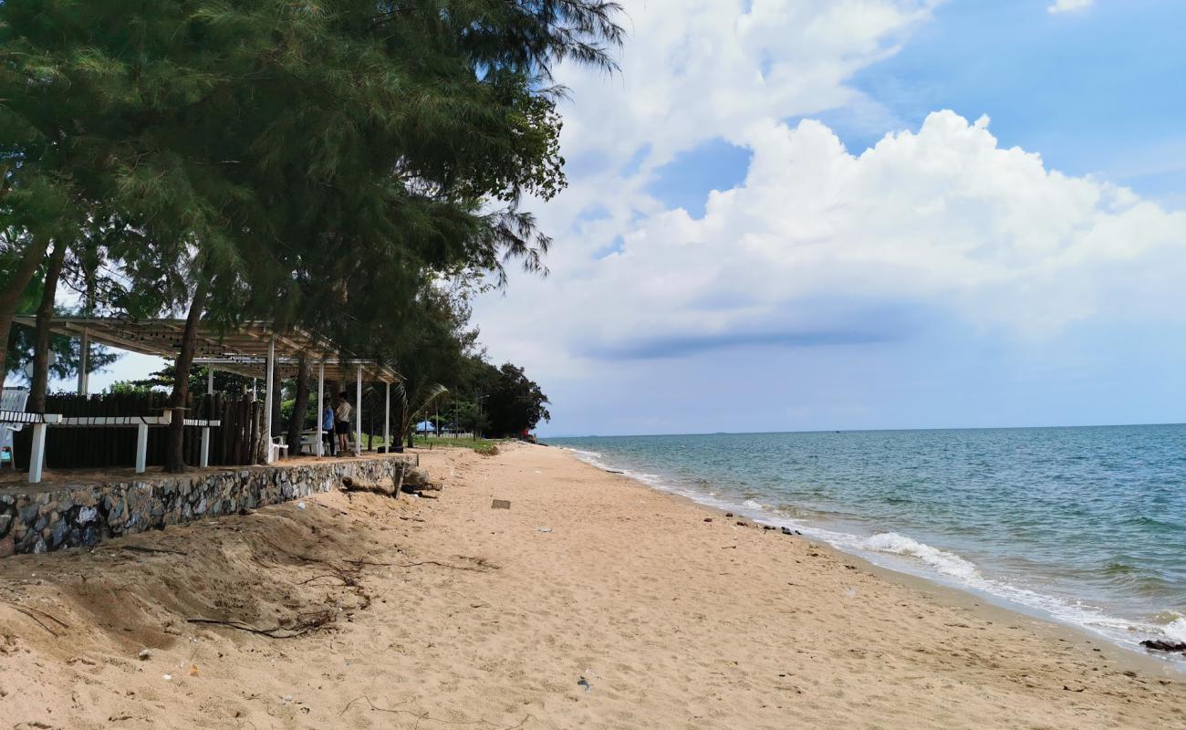 Photo of Klaeng Beach with bright sand surface