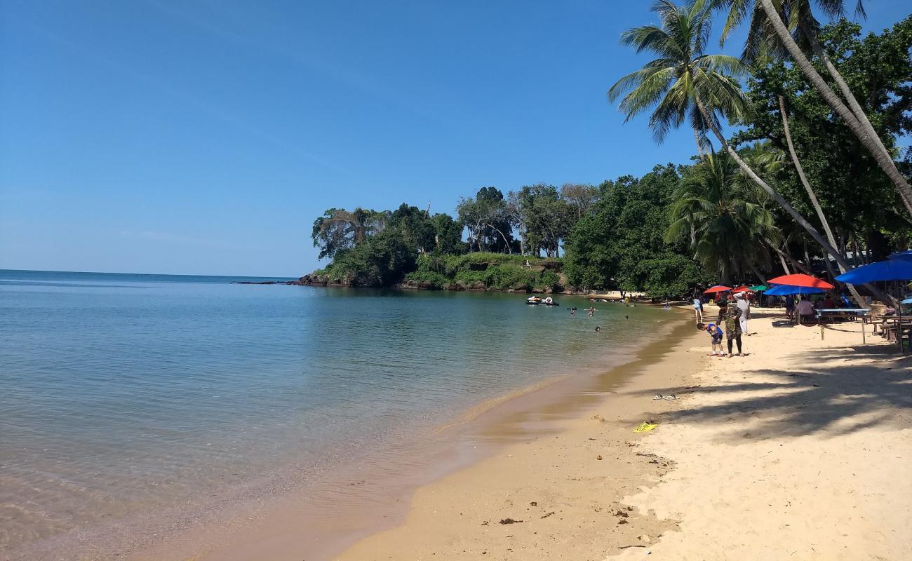 Photo of Ao Tan Khu Beach with bright fine sand surface