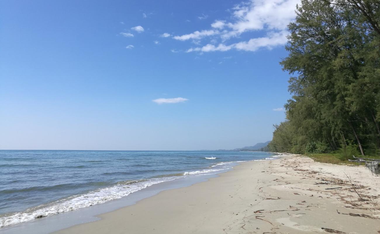 Photo of Hat Ploy Dang Beach with bright sand surface