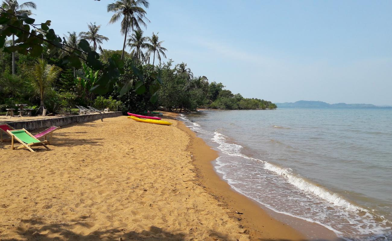 Photo of Ko Chang Beach with brown sand surface