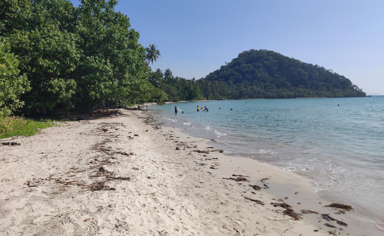 Photo of Long Beach with bright sand & rocks surface